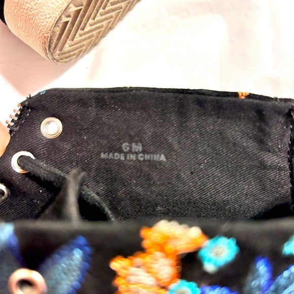 REBECCA MINKOFF Zaina Black Floral Embroidered lace up Mid Sneakers Size 6 - Picture 9 of 10